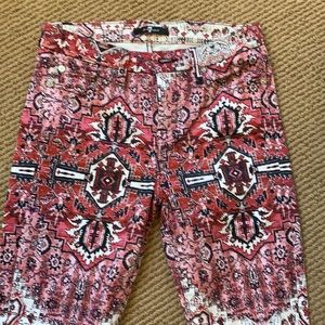 Seven for All Mankind patterned jeans. Skinny leg. Medium rise.